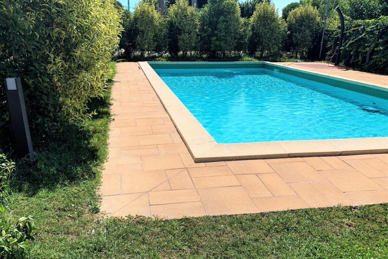Apartment Charme And Relax With Garden And Swimming Pool 데센자노델가르다 외부 사진