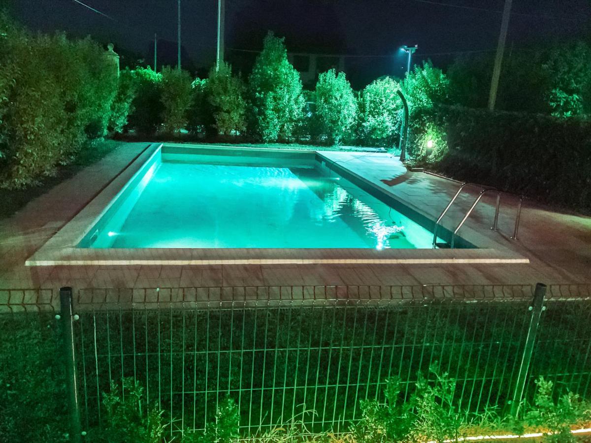 Apartment Charme And Relax With Garden And Swimming Pool 데센자노델가르다 외부 사진